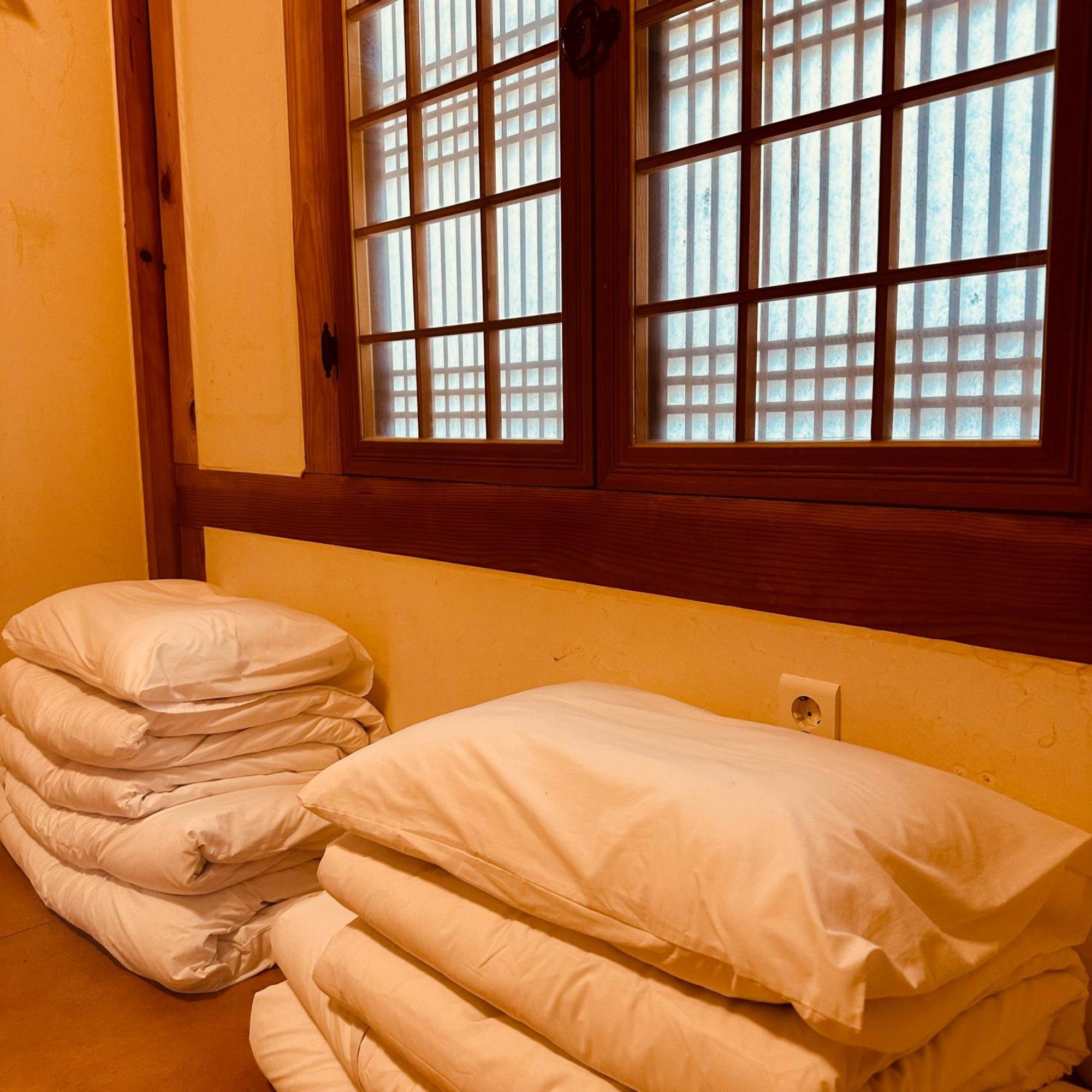 Jeonju Hanok Village Deoksugung Екстер'єр фото