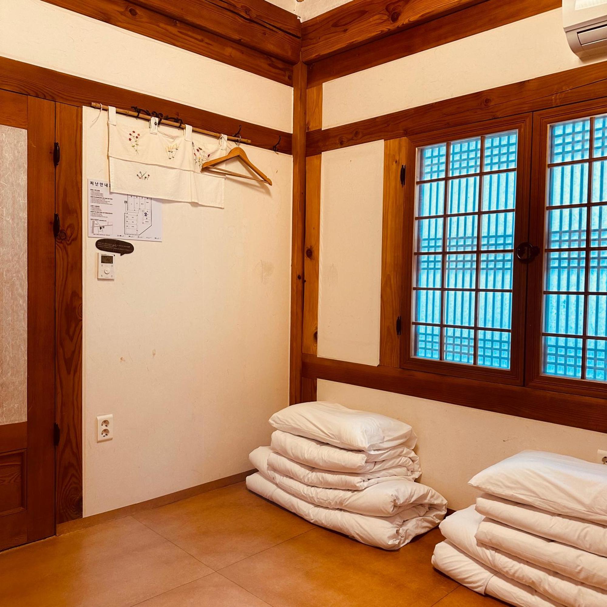 Jeonju Hanok Village Deoksugung Екстер'єр фото