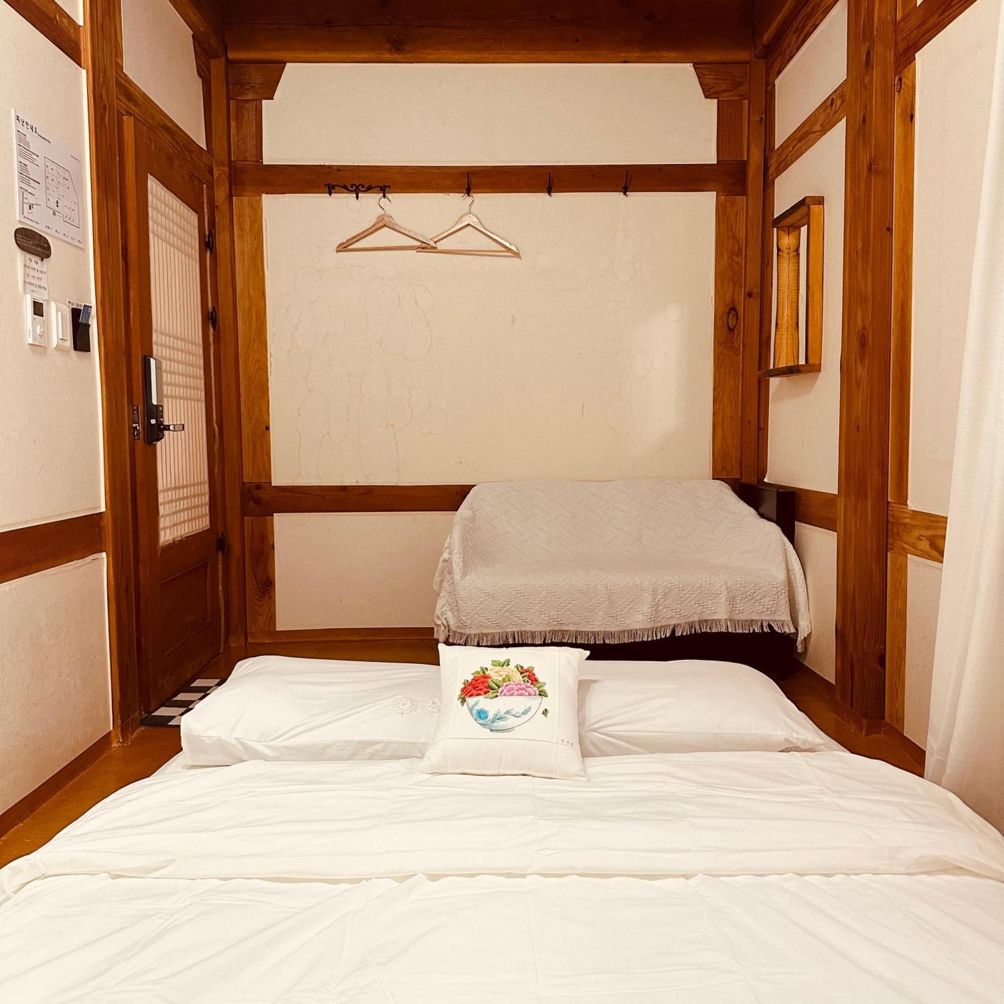 Jeonju Hanok Village Deoksugung Екстер'єр фото