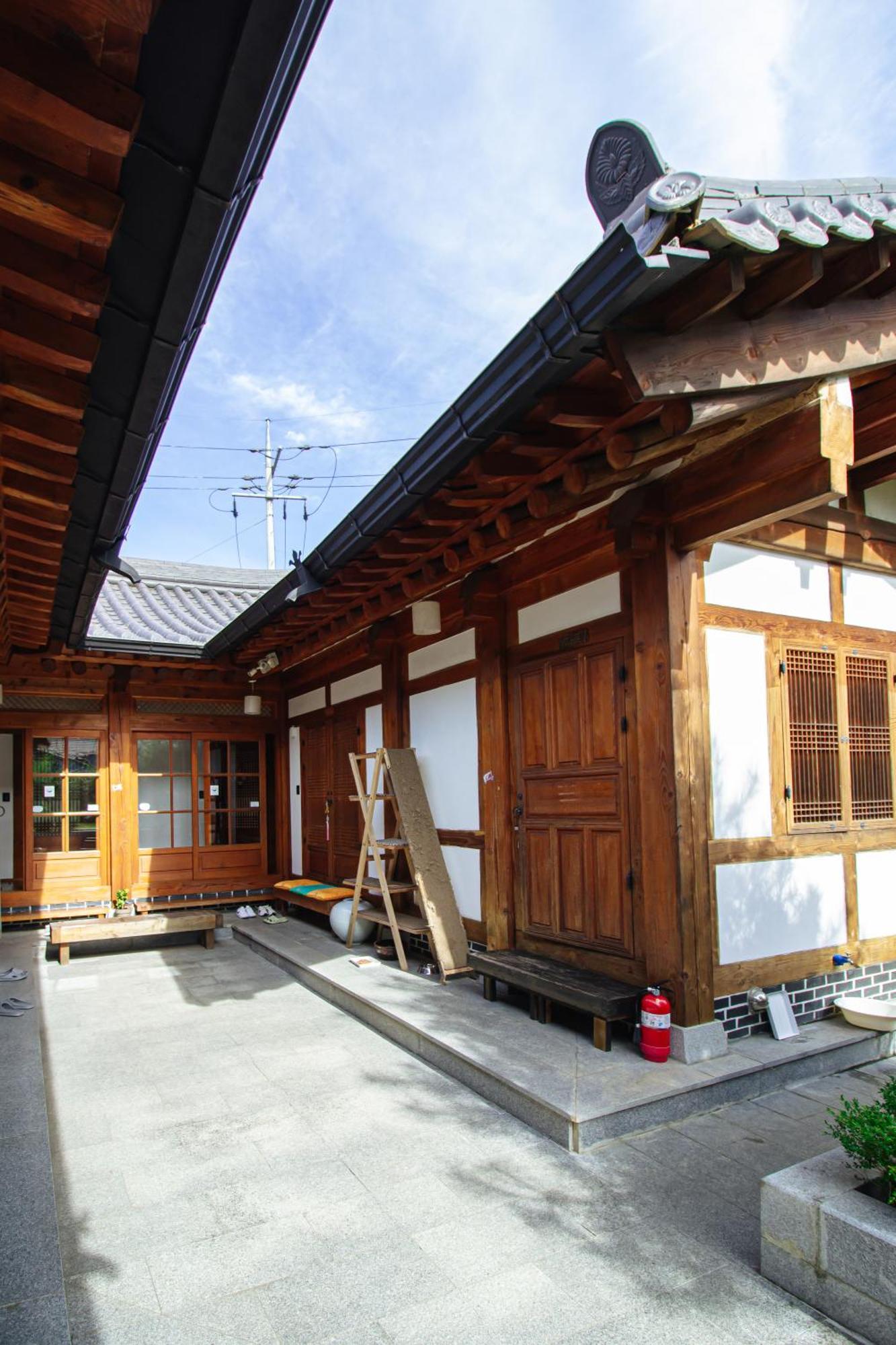 Jeonju Hanok Village Deoksugung Екстер'єр фото